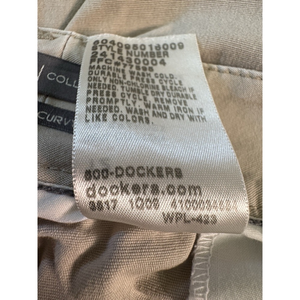 Womens Dockers Midrise Curvy Capris Cargo Pants 12 Khakis Utility Hiking Beachy - Picture 10 of 14